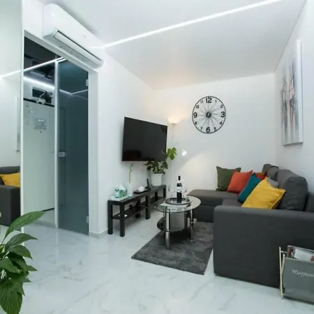 Modern & Luxury Apt Zagreb Airport W/ Free Wifi Appartement Velika Gorica Buitenkant foto
