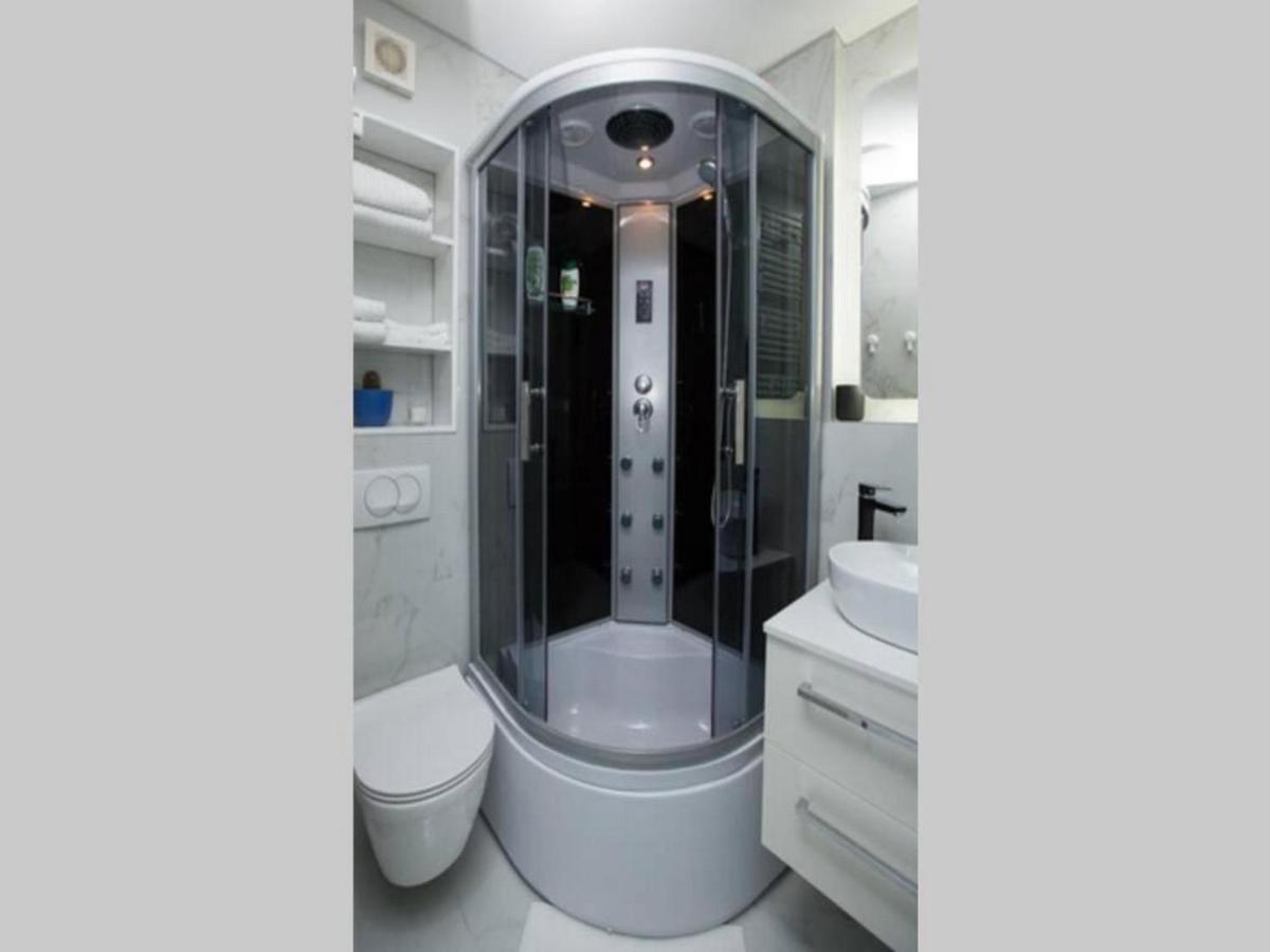 Apartment Modern & Luxury Apt Zagreb Airport W/ Free Wifi *